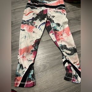 Lululemon size 6 leggings